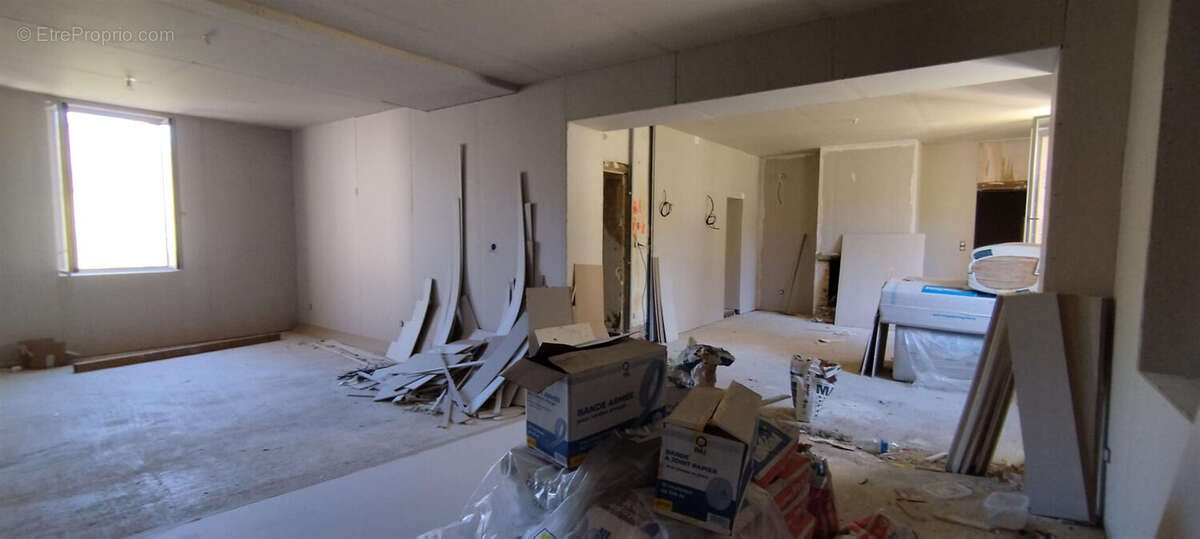 Maison à FEUGAROLLES