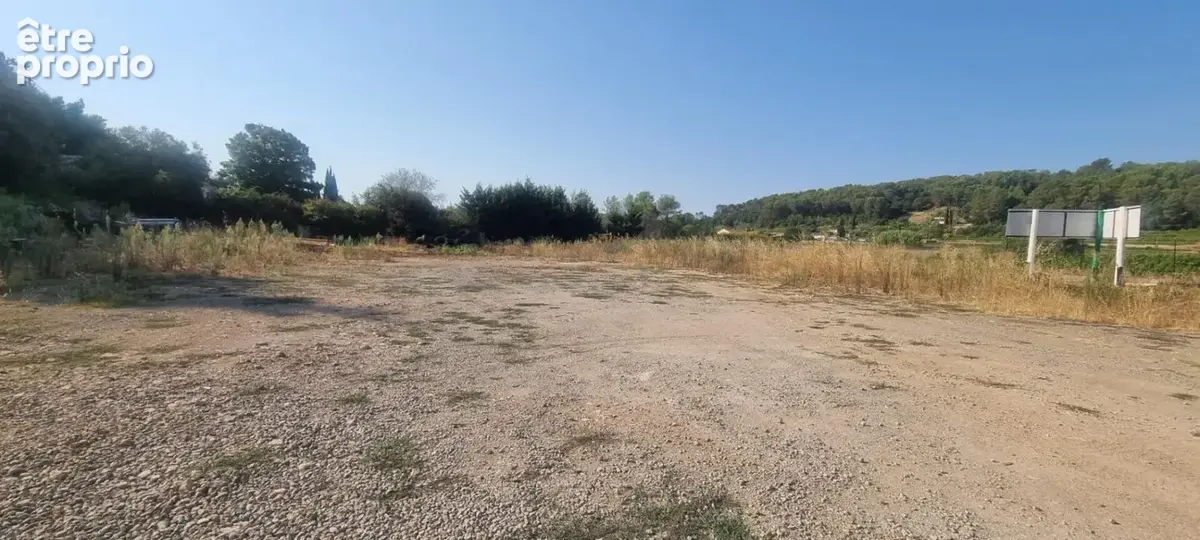 LORGUES  Terrain agricole plat de 4 700 m² avec cabanon cadastré - photo 7