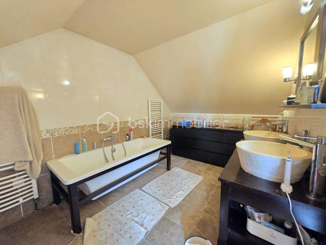 Maison à COULANGES-LES-NEVERS