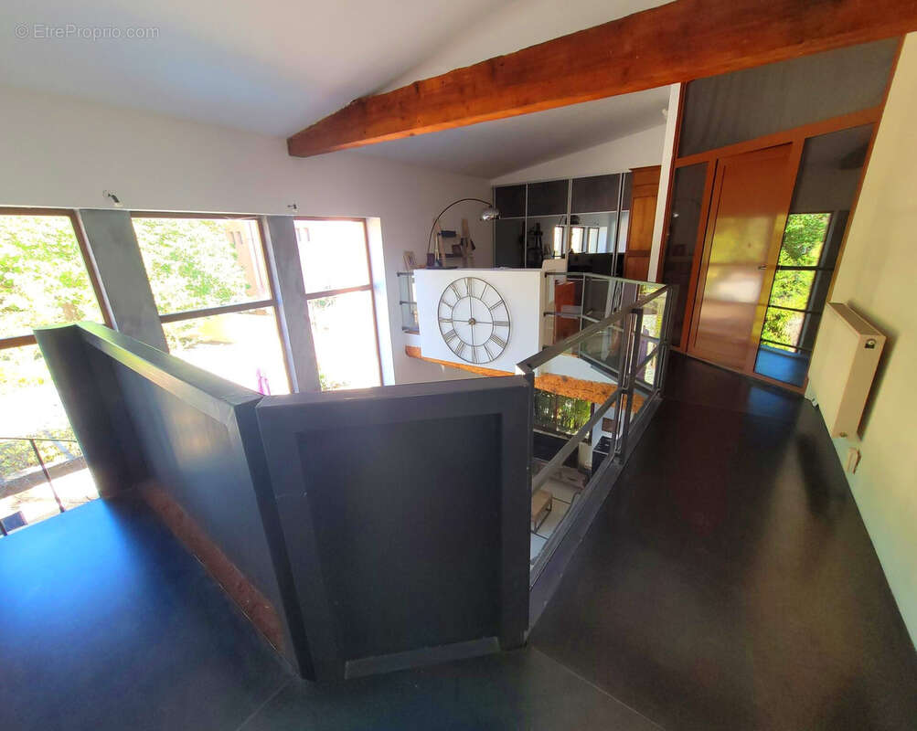 A vendre maison de caractère avec Piscine Chauffée au Centre du Village - photo 17