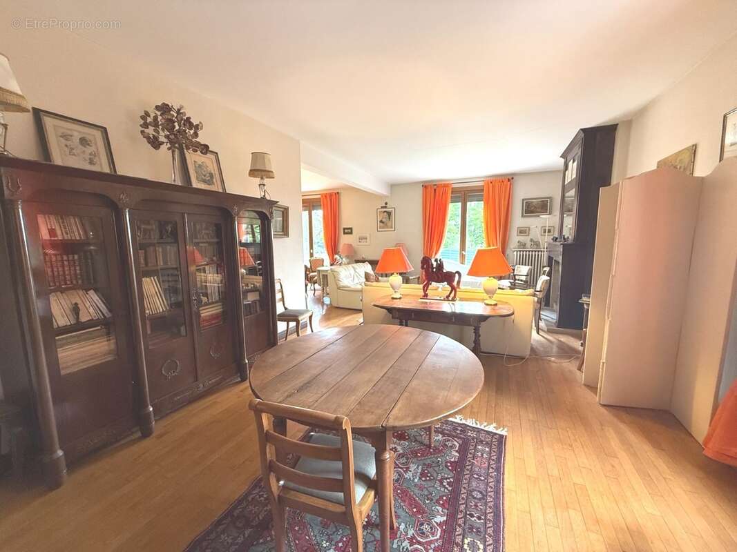 Maison 200 m² à Brive-La-Gaillarde  - photo 6