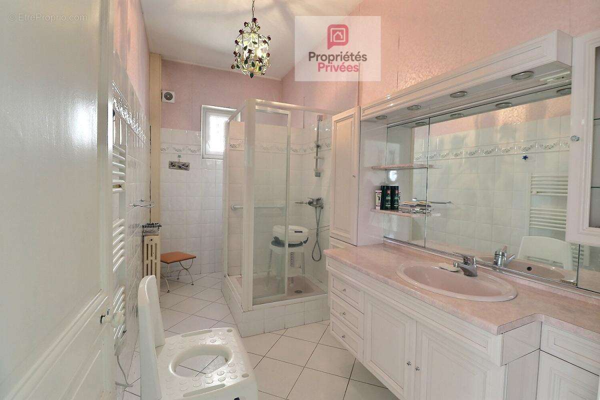 Maison à TONNAY-CHARENTE