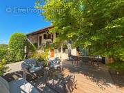 Maison à PREVESSIN-MOENS