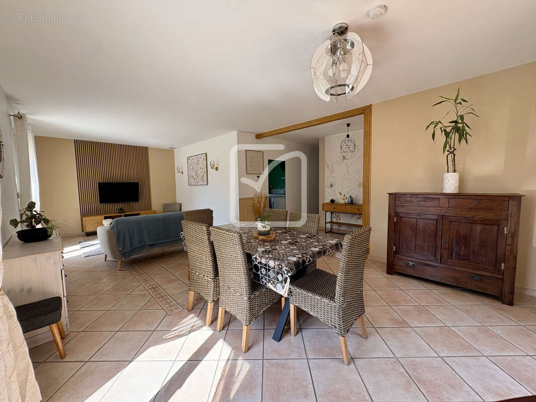 Plain-pied avec piscine et studio, proche de Brive - photo 2