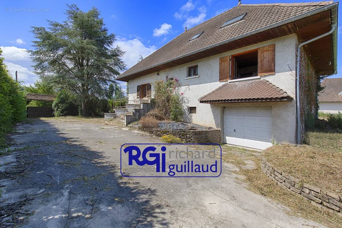 Maison à LA TOUR-DU-PIN