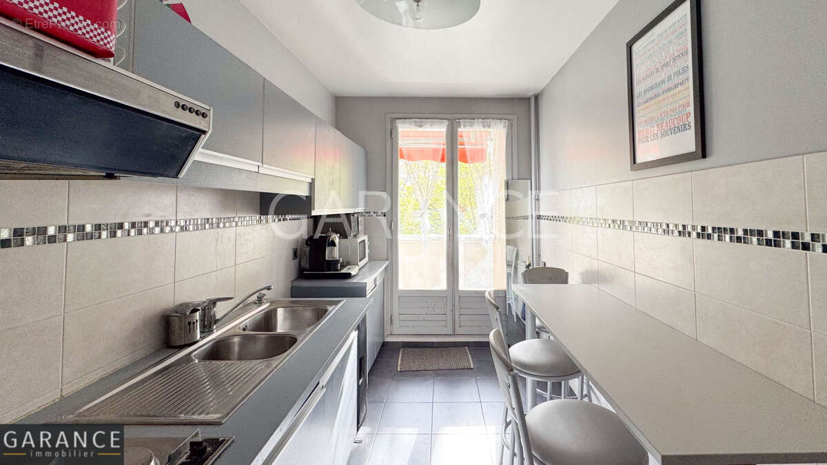 Appartement à PARIS-12E