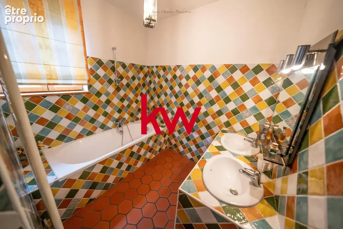 Maison 326 m² à Pont-Du-Chateau  - photo 5
