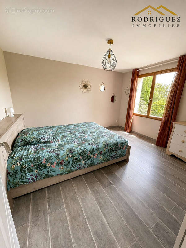 Maison 175 m² à Marguerittes  - photo 8