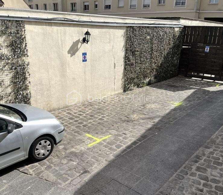 Parking à ARPAJON