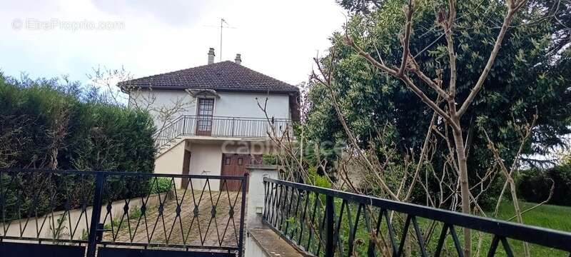 Maison à CHEMILLY-SUR-YONNE