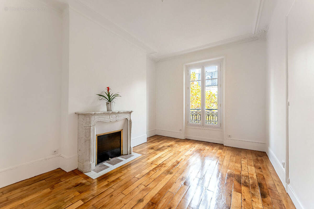 Appartement à PARIS-10E