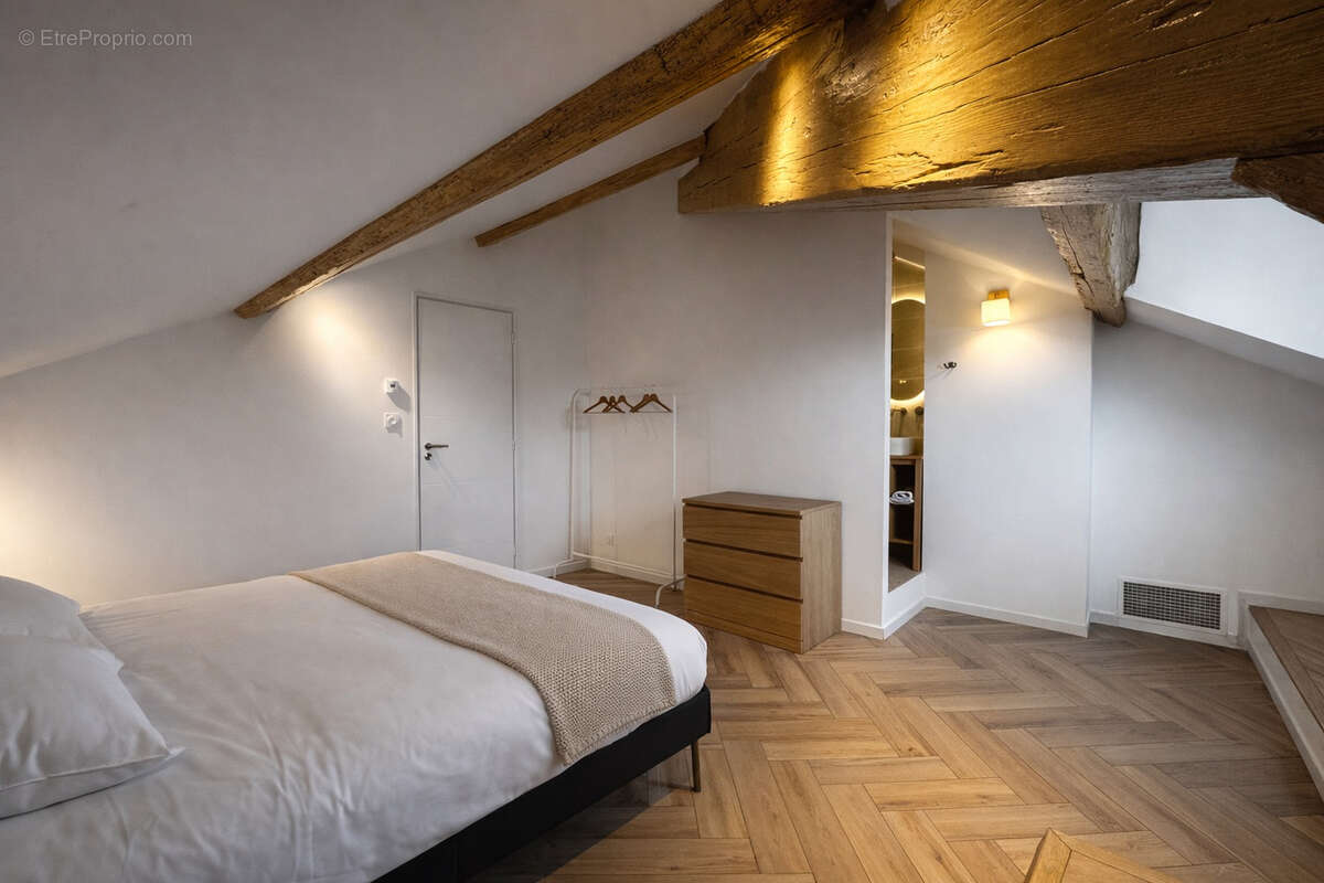 Appartement de prestige 144 m² , Immeuble historique , Centre-ville de Nîmes - photo 15