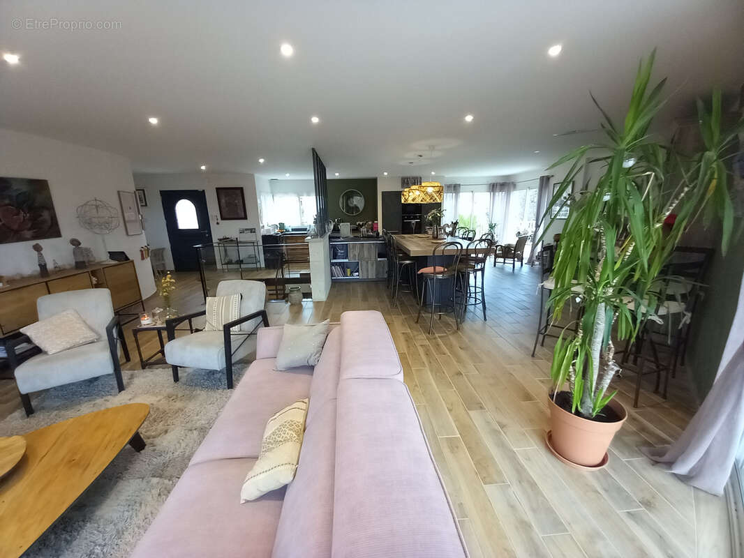 Maison à PUY-L'EVEQUE