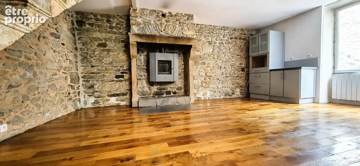 Maison à MONTPEYROUX