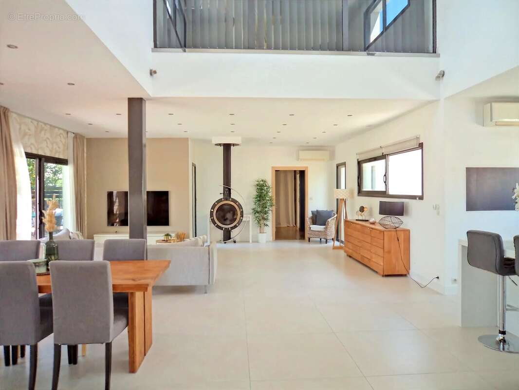 Villa contemporaine avec piscine - photo 3