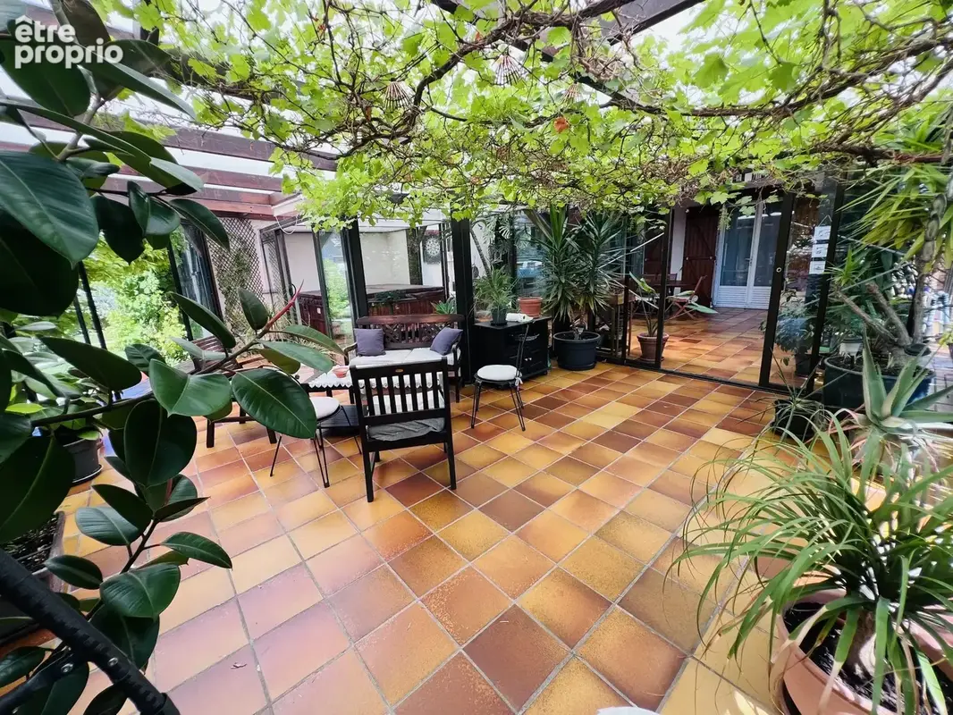 Maison 280 m² à Osny  - photo 2