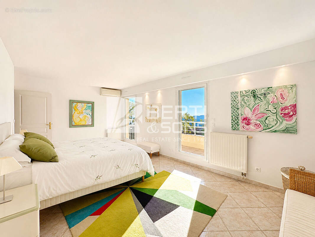 Appartement à MANDELIEU-LA-NAPOULE