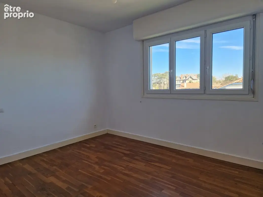 Appartement 3 pièces 82 m2 - Proche centre ville avec parking - photo 16