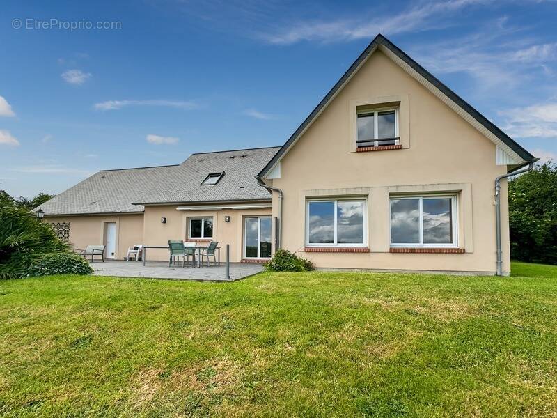 Maison à EQUEMAUVILLE