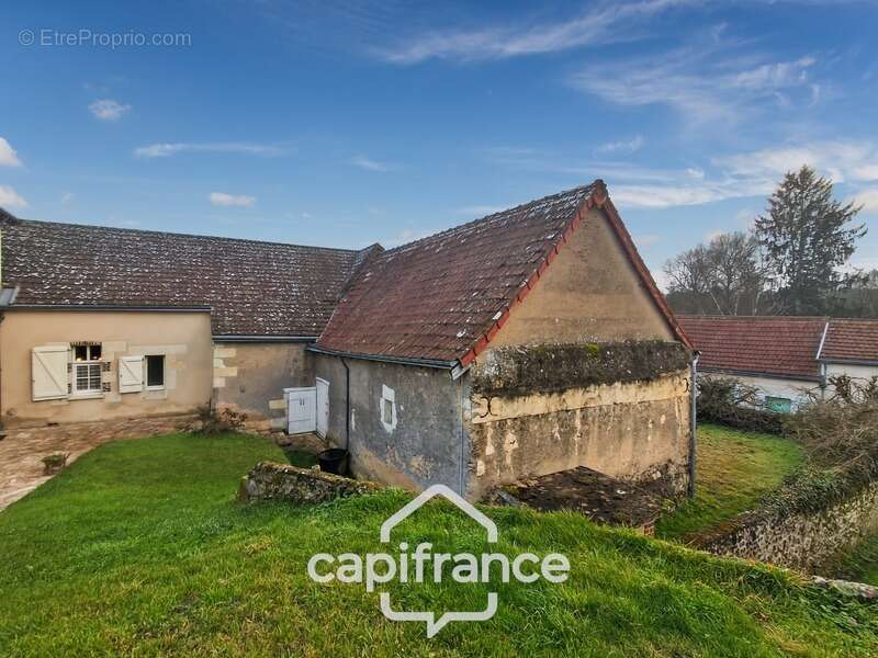 Dpt Sarthe (72), à vendre LA CHAPELLE GAUGAIN maison P8 de 208 m² - Terrain de 1300 m² - photo 3