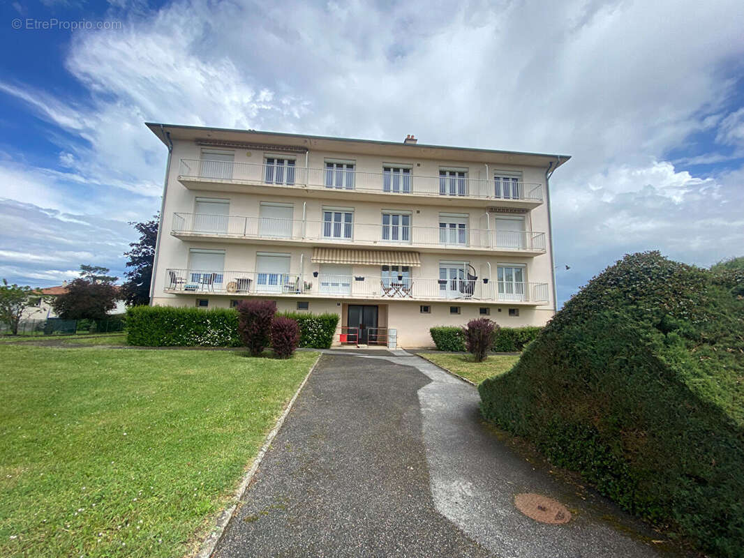 Appartement à LE COTEAU