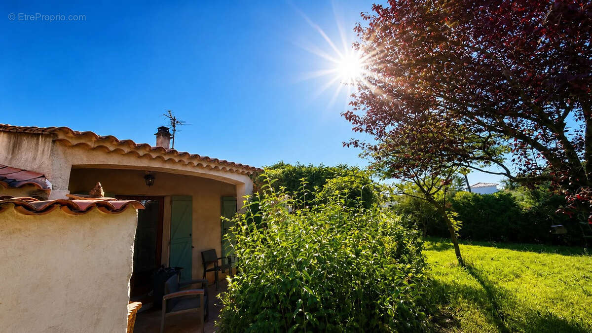 Maison à POURRIERES