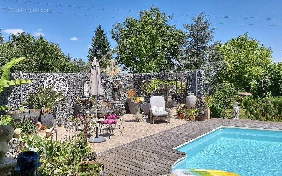 Maison à SAINT-AIGULIN