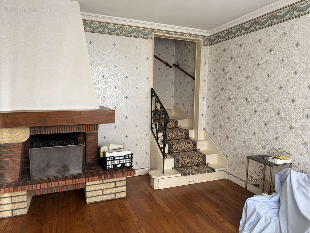 Maison à SAINT-JEAN-DE-LA-RUELLE