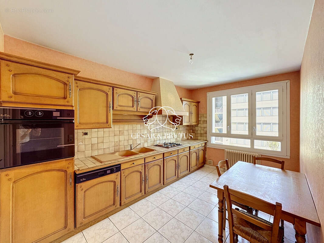 Appartement 75 m² à Lyon-8e  - photo 6