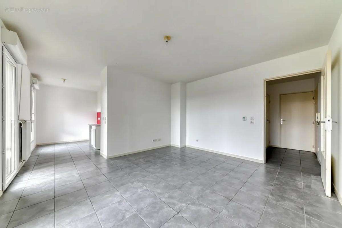 Appartement à DECINES-CHARPIEU