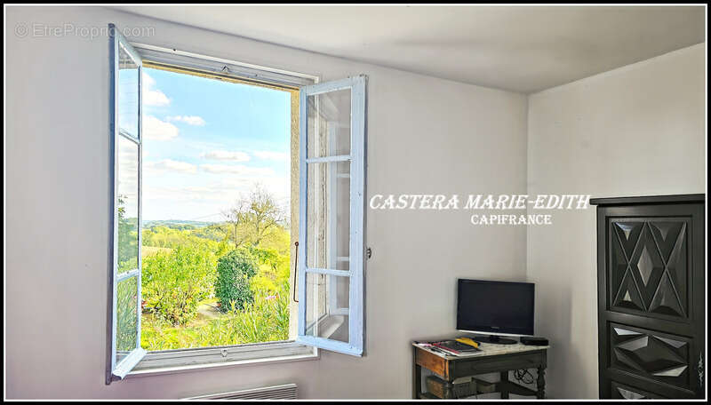 Maison à VIC-FEZENSAC