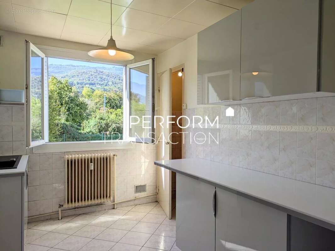 Appartement à SEYSSINET-PARISET