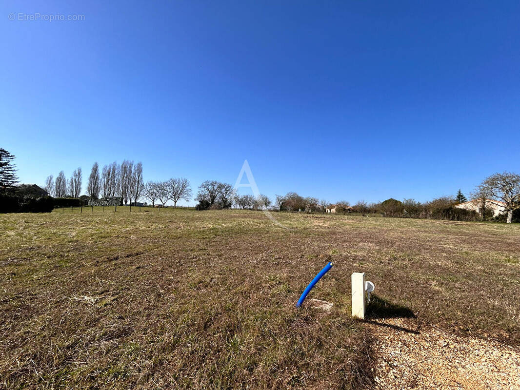 Terrain à THOUARCE
