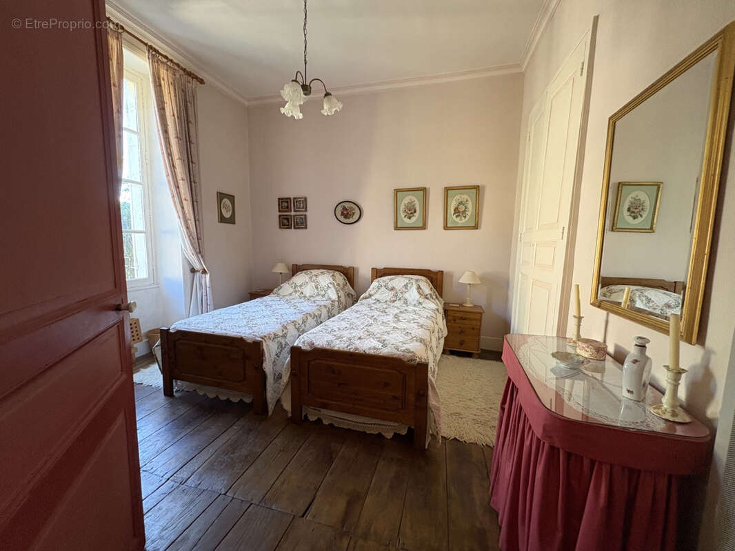 Payzac Elégante Maison bourgeoise 9 pièces, jardin, piscine et vues - photo 15