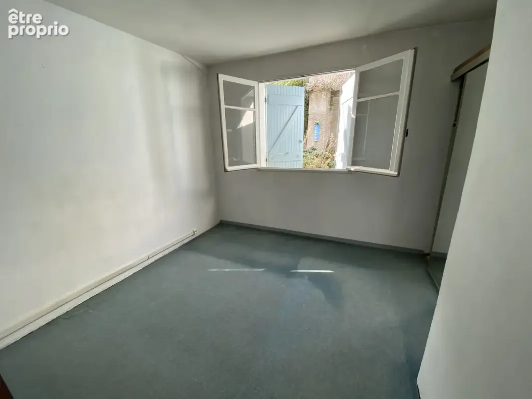 Limoux, Ensemble immobilier avec garages et dépendances - photo 13