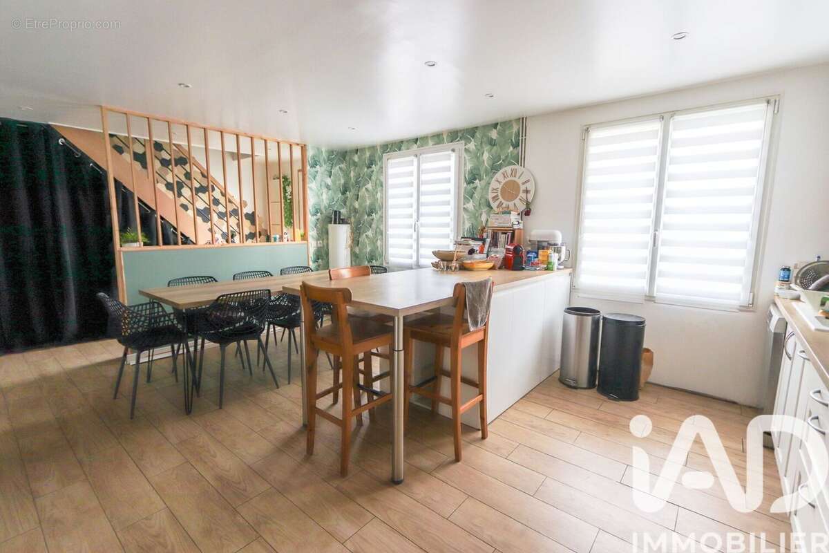 Photo 8 - Maison à LE PLESSIS-BELLEVILLE