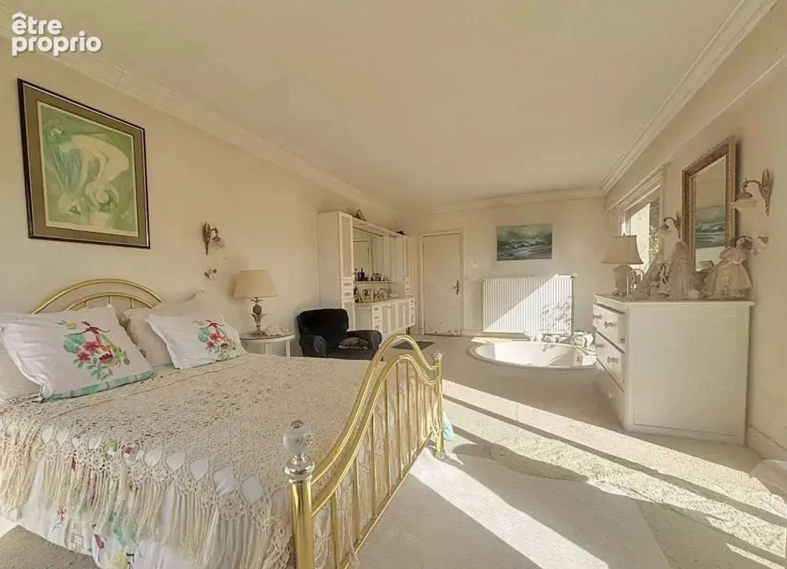 Maison 12 pièces 368 m² à vendre à Roissy-En-Brie (77680) - photo 8