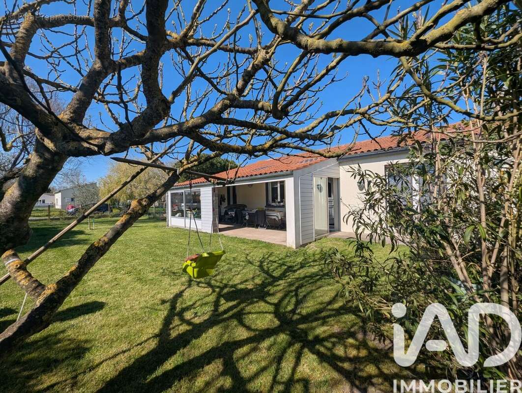 Photo 2 - Maison à YVES