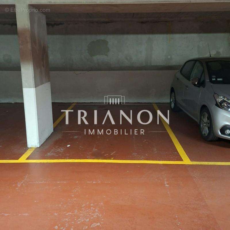 RARE À ST-GERMAIN-EN-LAYE – Place de parking sécurisée (12 m²) - photo 3