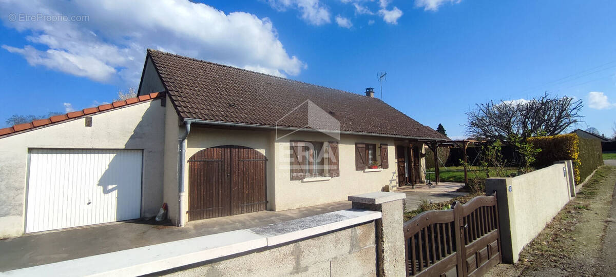 Maison à VILLETTE-LES-DOLE