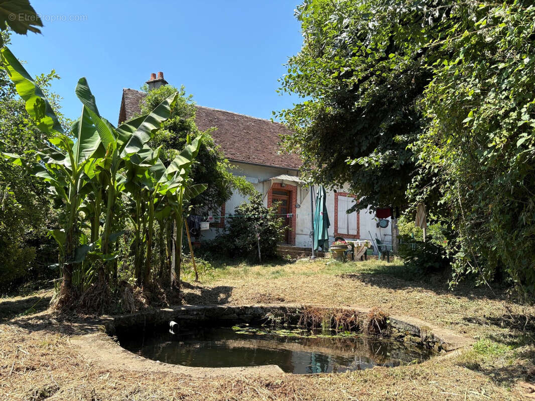 Coussac Bonneval : Authentique corps de ferme sur 4,2 hectares - photo 2