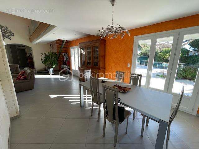 Maison à POUSSAN