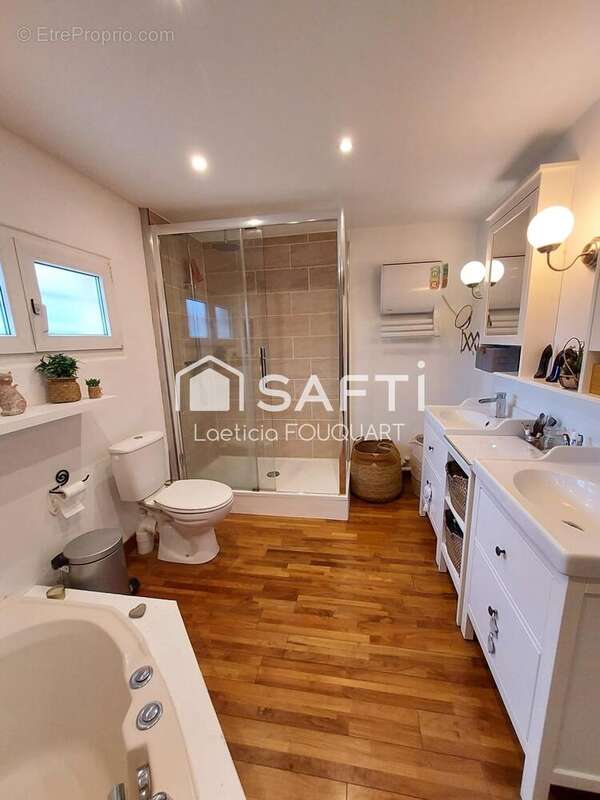 Maison 162 m² à Chessy  - photo 6