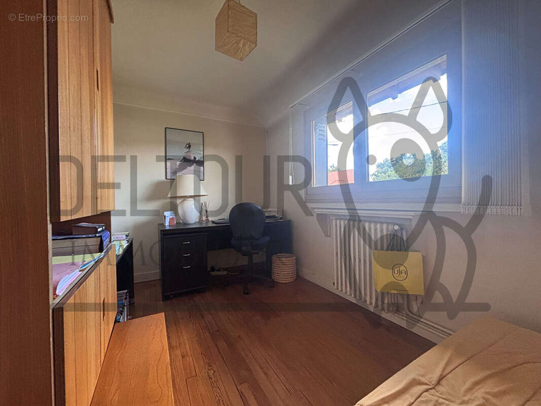 Maison à CRECY-LA-CHAPELLE