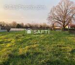 Photo 1 - Terrain à SAINT-MICHEL-LE-CLOUCQ