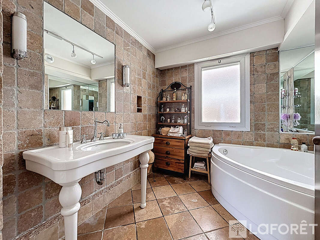 Appartement à BEAUSOLEIL