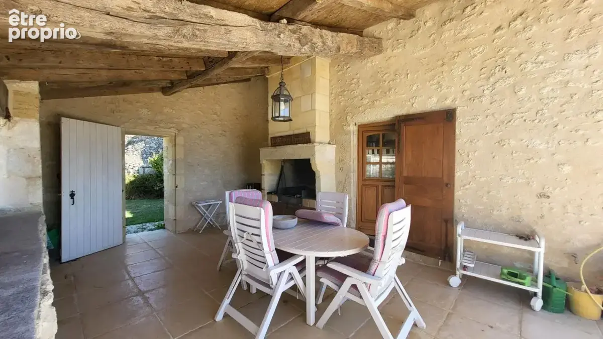 24610 Maison  en pierres dans un hameau .8 pièces . parcelle de 584 m² plus terrain de 1939 m2 - photo 6