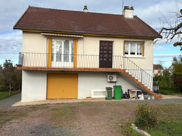 Maison à CERCY-LA-TOUR