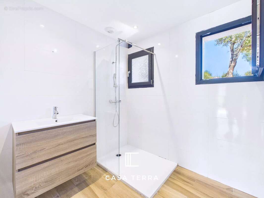 LENZA - Villa composée de 3 logements, vue collines / Pinarello - photo 21