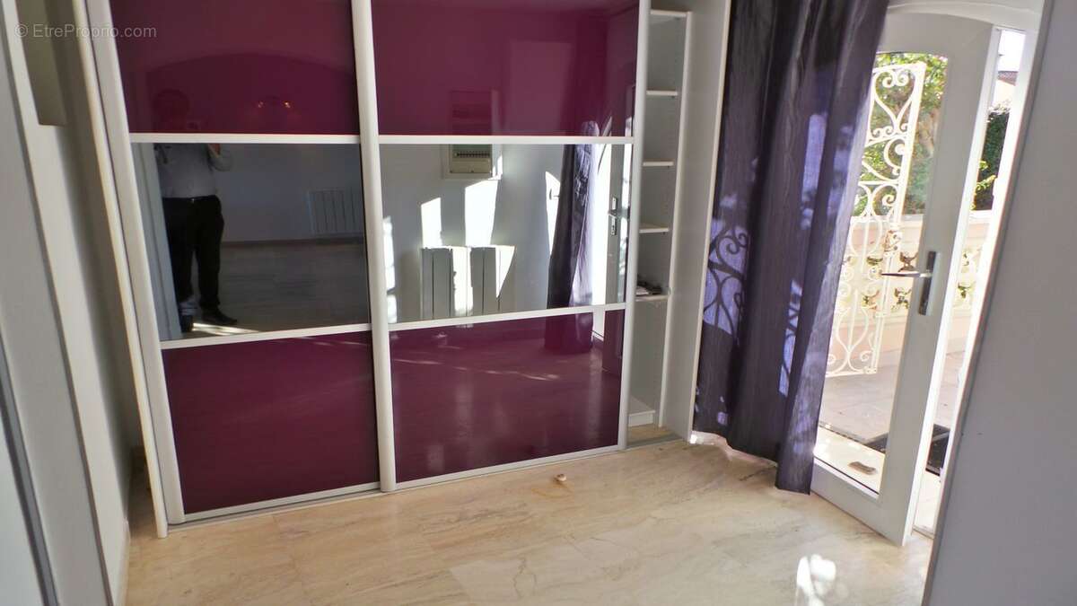 Maison à LES ISSAMBRES